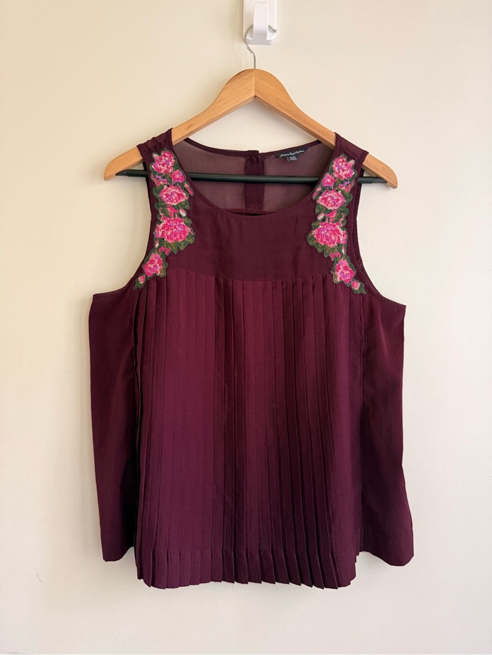 American Eagle Sleeveless Embroidered Pleated Top - Burgundy Size XL